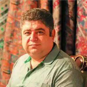 بنیان‌گذار برند؛ پارچه مبلی کالار / قالار آقای ناصر رحیمی‌پور​