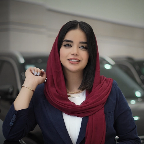 نسترن فاطمی مدیر مشاوره و امور مشتریان